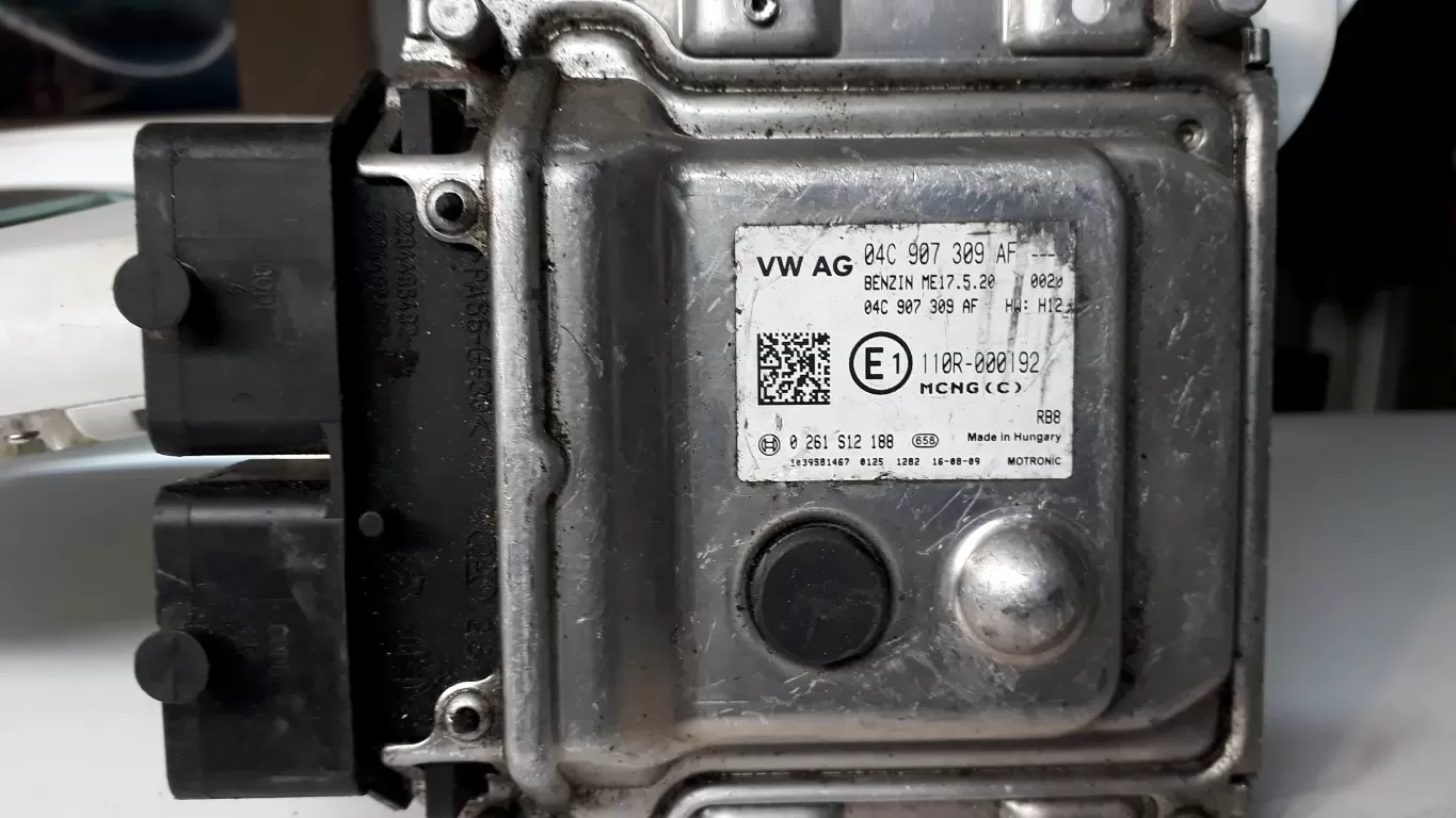 04C907309AF 04C906020EE 0261S12188 ME17.5.20 VW UP 1.1 ECU