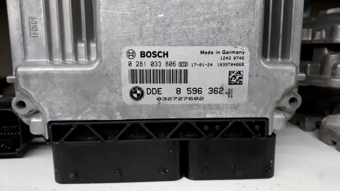 BMW F30 Diesel Control Module 0281033806 8596362