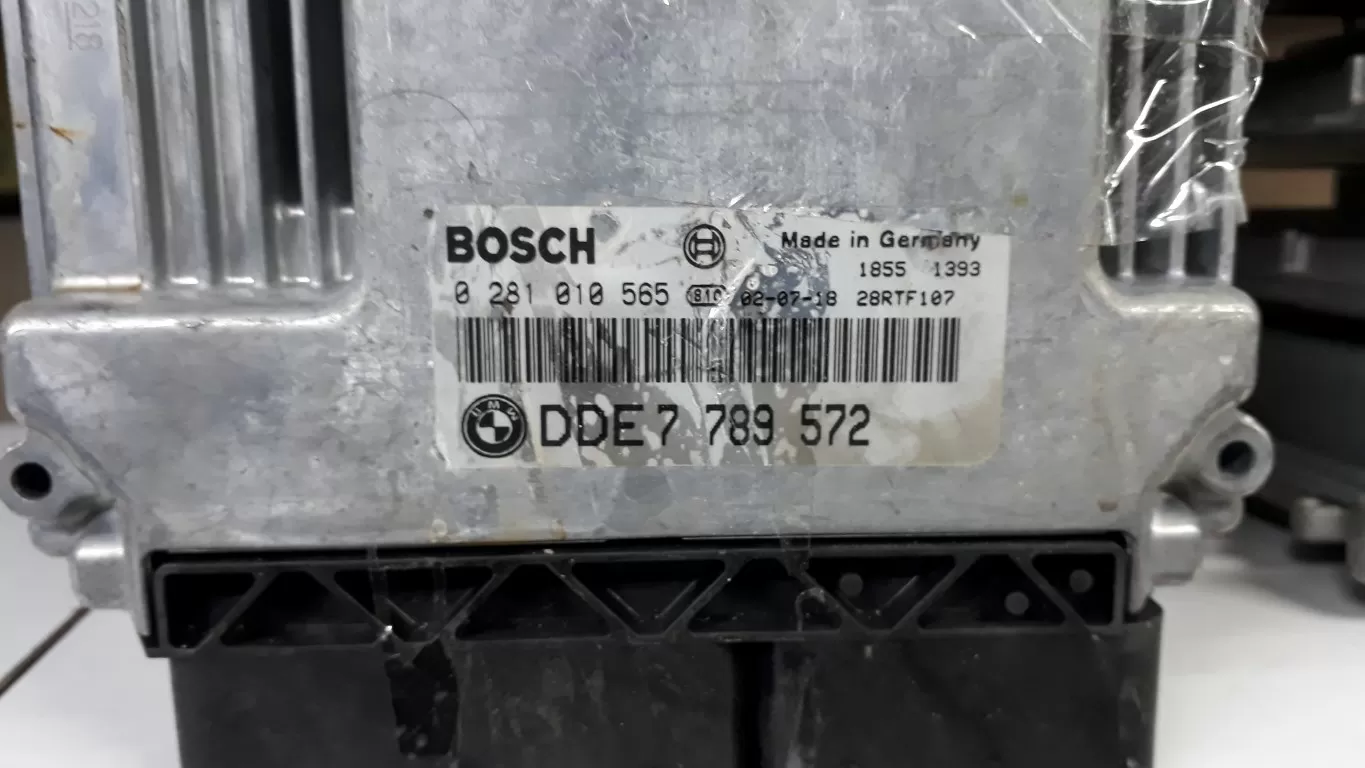 BMW E46 320d Engine ECU 7789572 Bosch 0281010565