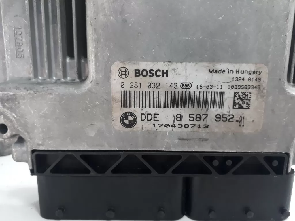 BMW F10 F20 F45 2.0d motoru ECU DDE 8587952 0281032143