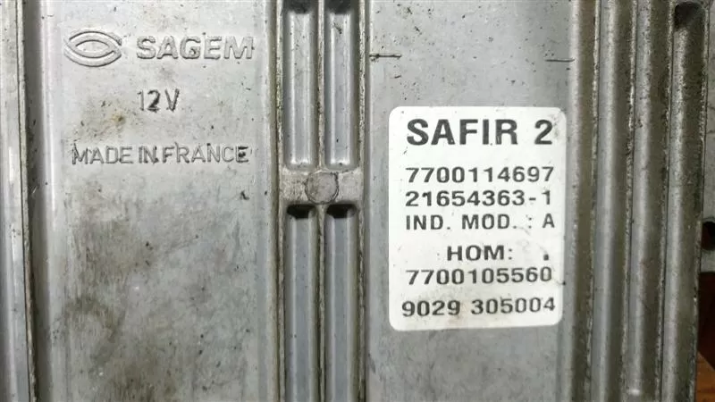 renault twingo 1 calculateur moteur safir 2 7700105560 - 7700114697