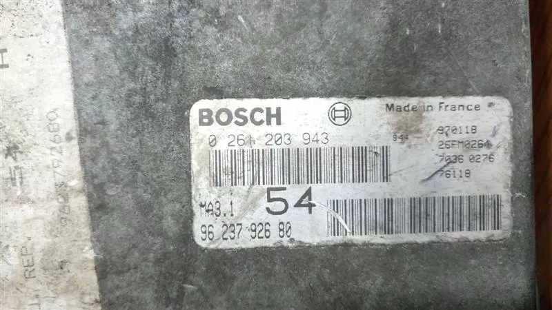 ECU Calculator motor Peugeot 106 1.1 0261203943 MA3.1