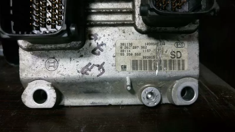 opel corsa.c 1.2 motor beyni z12xe 55350552 - 0261207962 sd