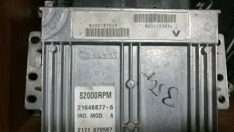 RENAULT LAGUNA MOTOR BEYNİ -8200153834 – 2164687