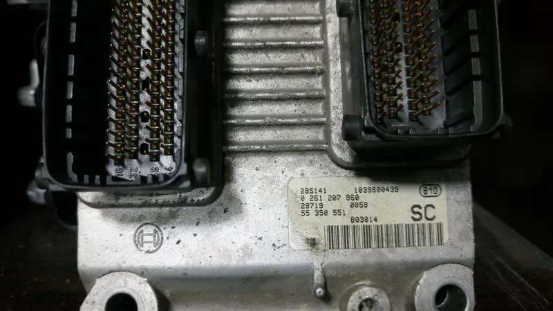 Opel Corsa C 1.0-1.2 Motor Beyni - 0261207960 SC