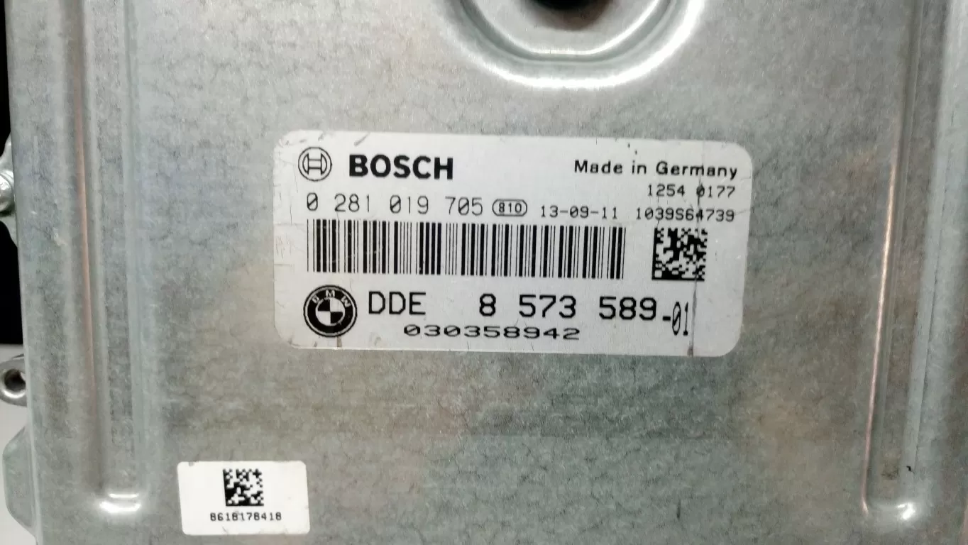 04L907309P 0281031483 EDC17C74. VW PASSAT MOTOR BEYNİ