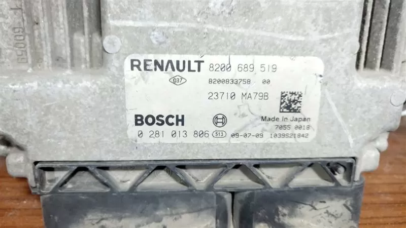 ECU ENGINE CONTROLLER RENAULT MASTER 0281 013 806 8200 689 519 BOSCH