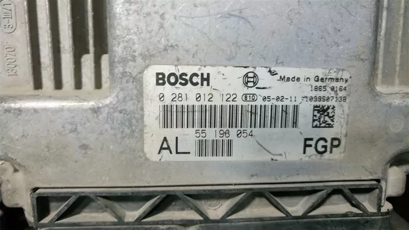 Ecu Opel 0281012122 / 55198054 AL