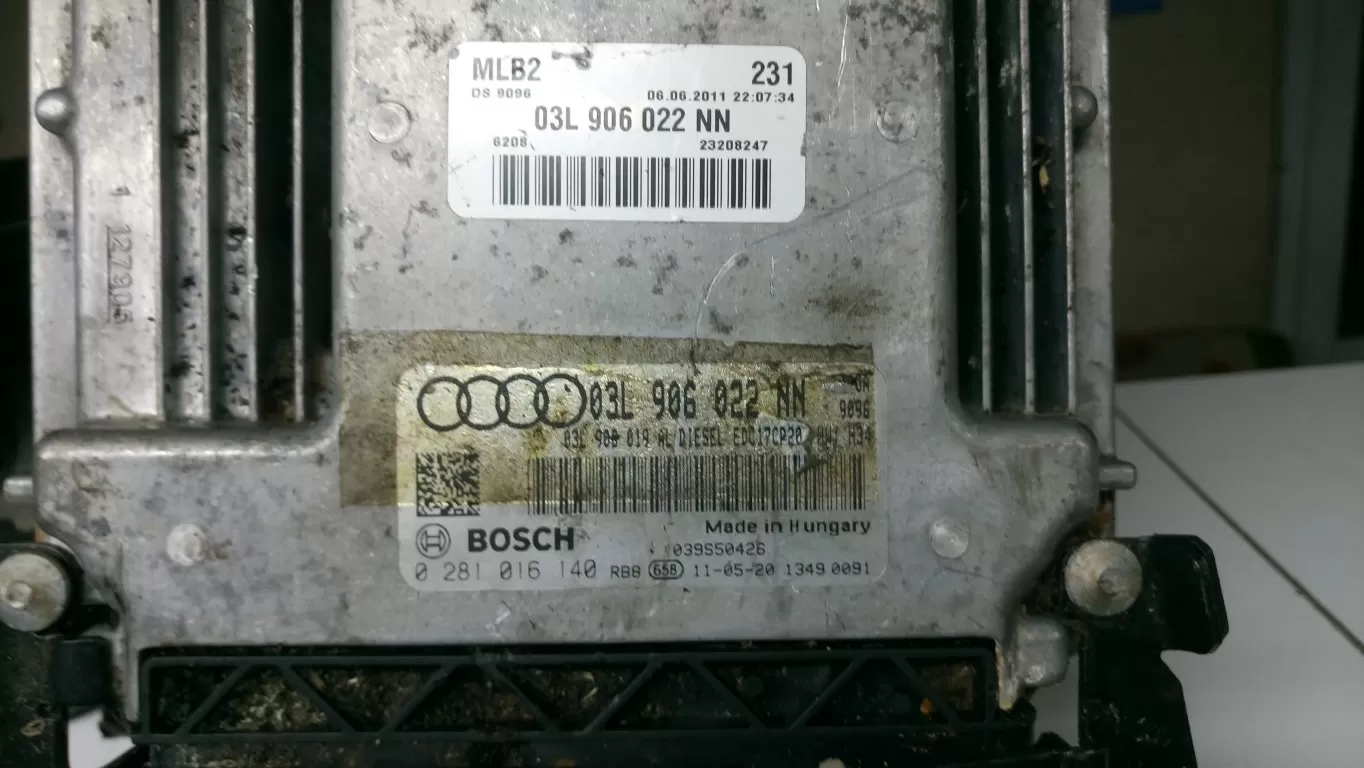 AUDİ A4 MOTOR BEYNİ 0281016140 - 03L906022NN