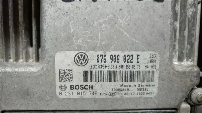 2010 Volkswagen Crafter ECU VW 076906022E 0281015748 |