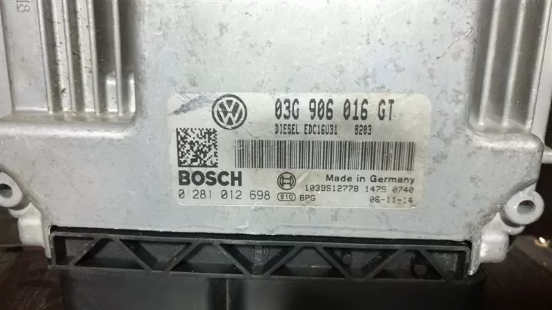ECU Centralita 0281012698 03G906016GT