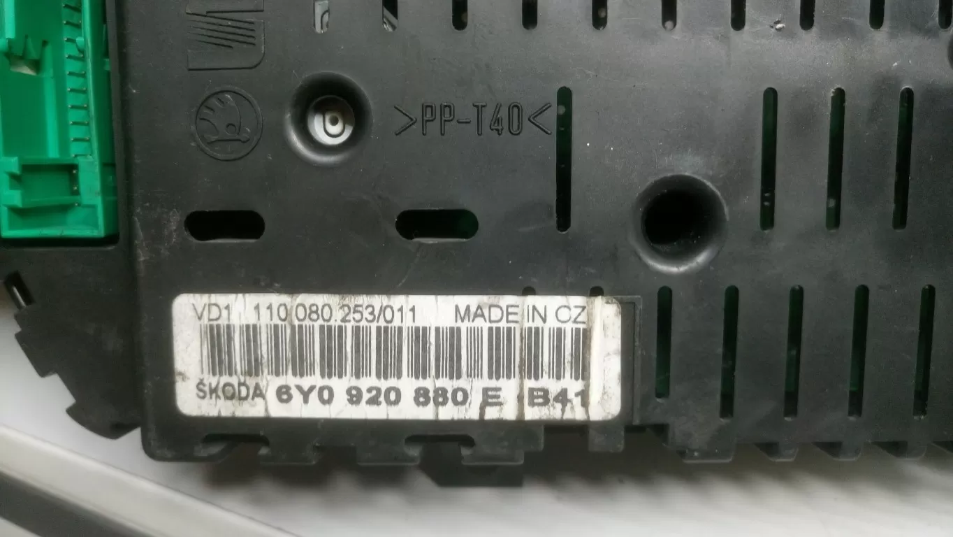 6Y0 920 880 E 6Y0920880E SKODA KİLOMETRE SAATİ