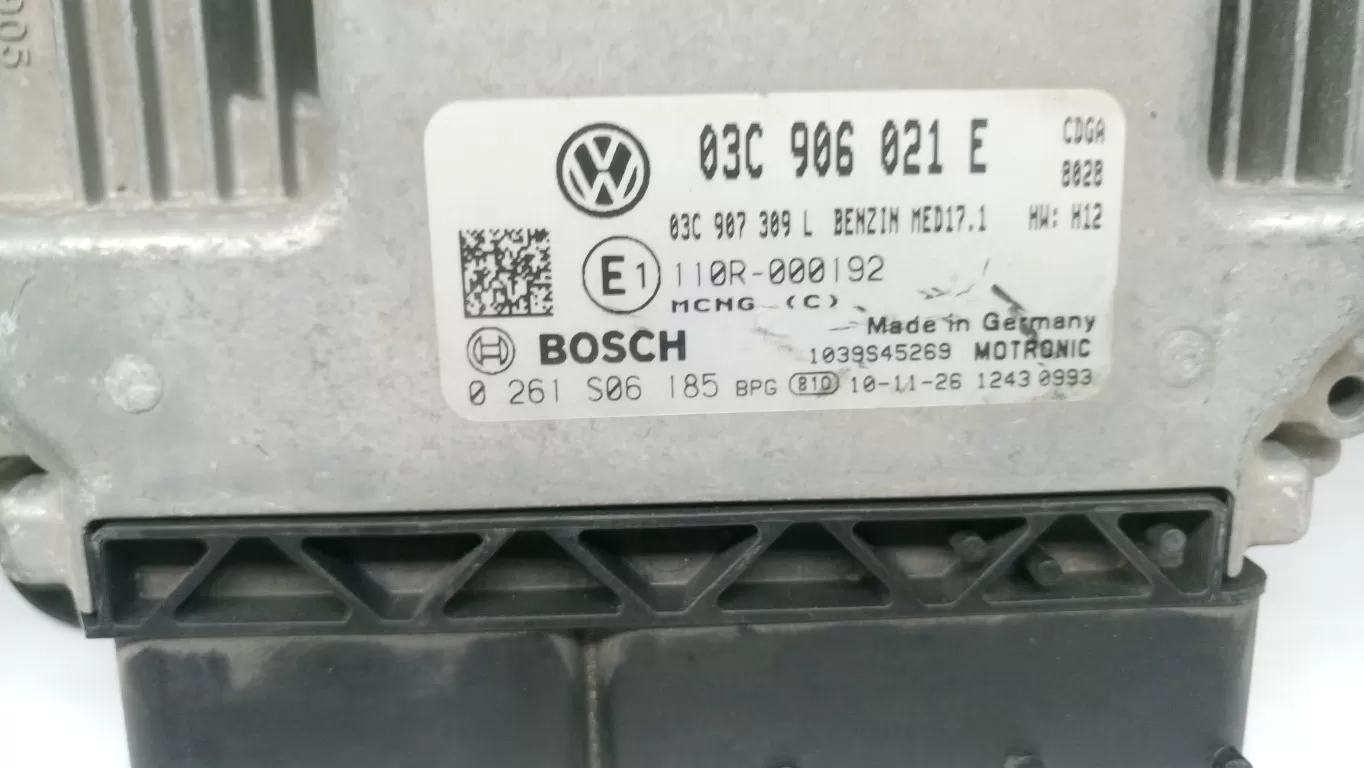 VW TOURAN PASSAT Engine ECU 03C906021E 0261S06185 03C907309L MED17.1