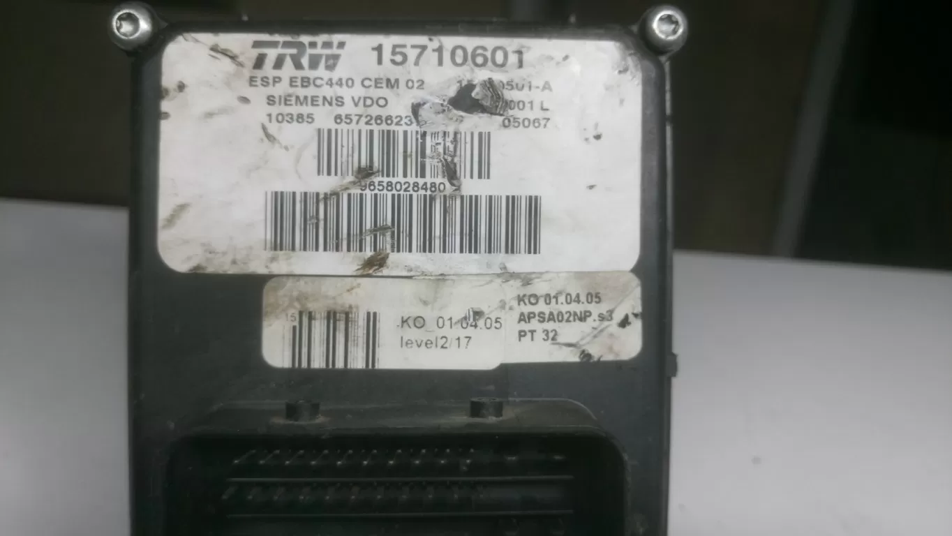 Peugeot 407 ABS Pump ECU - 15710601
