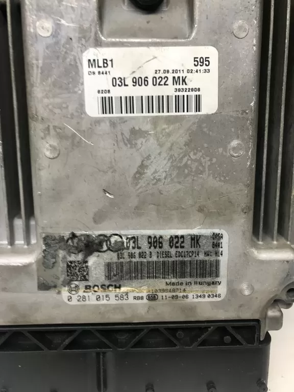 Audi A4 2.0 TDI Motor Beyini - 0281015583 - 03L906022MK