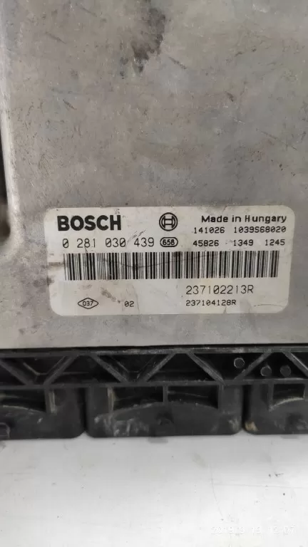 Dizel 237102213R / 237104128R / Bosch 0281030439 / 0 281 030 439