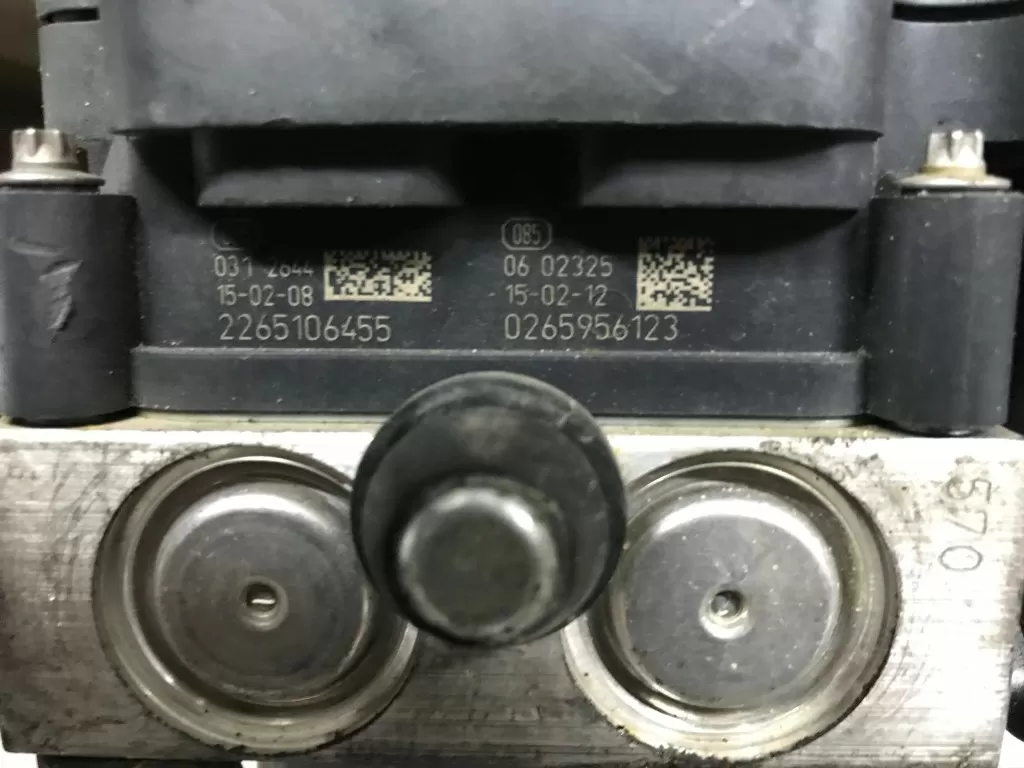 2265106455 - 0265956123 Renault Clio 4 Abs Beyni Orjinal Çıkma (
