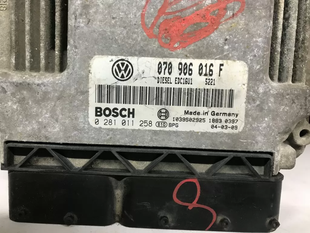 070906016F,0281011258 VW TOUAREG
